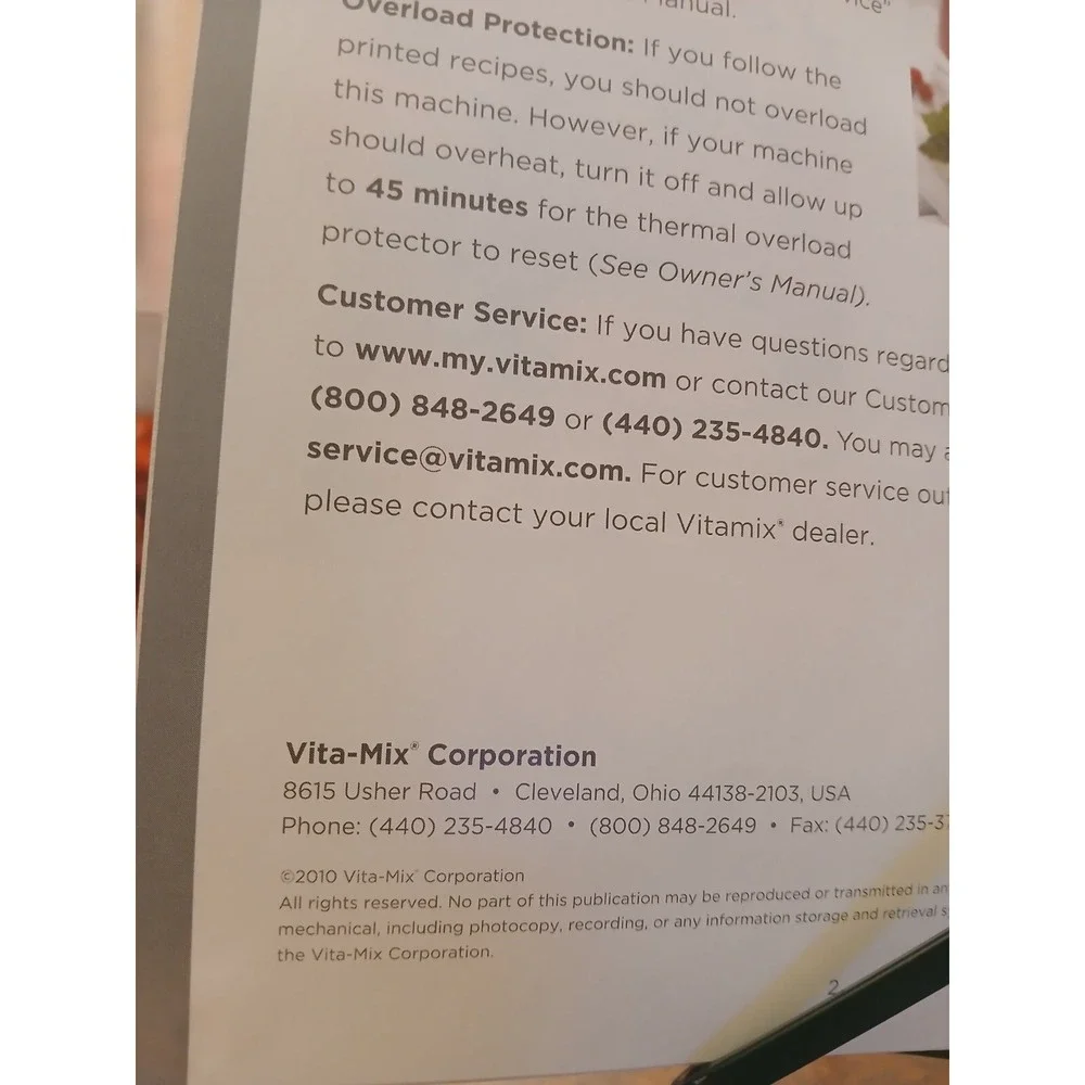 Vitamix Cookbook :‎ 250 Delicious Whole Food Recipes to Make in Your Blender #14